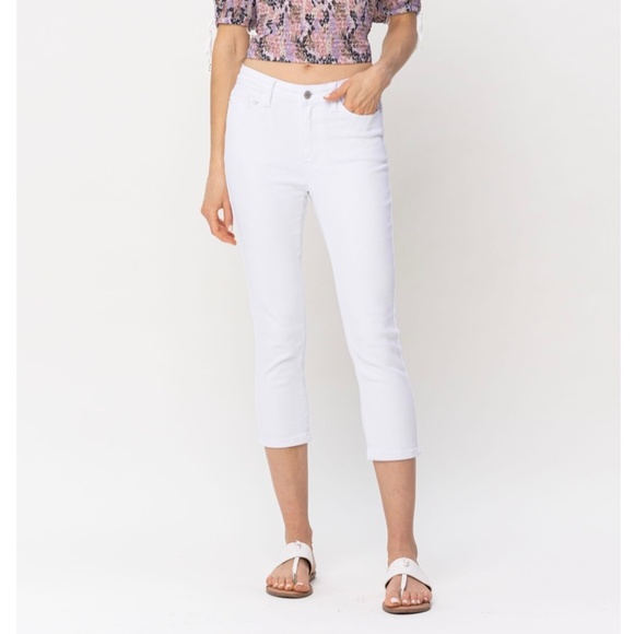 Judy Blue White Capri Jeans